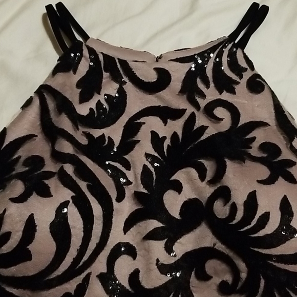 Dressy jumpsuit with lace and sequins bodice - Picture 9 of 9